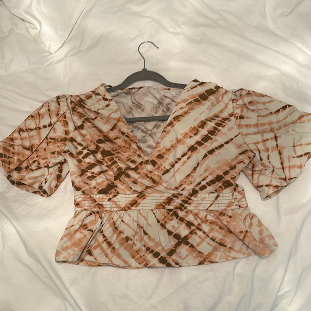 Marie Oliver tie dye blouse doesn’t have tag but fits a small - Picture 3 of 5